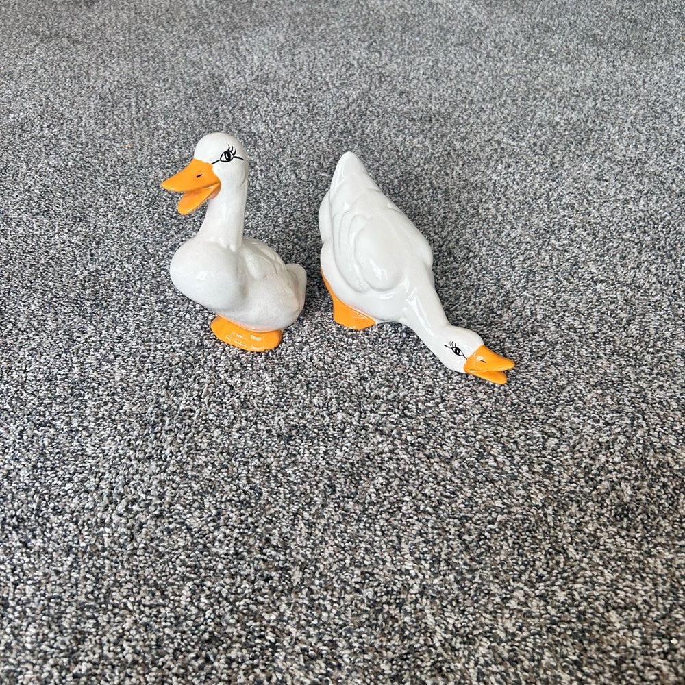 Vintage Ceramic Goose Figurines Set • 80s Country Cottage Decor